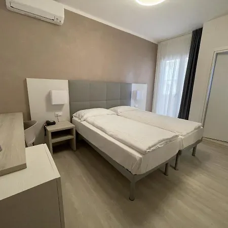 Garni Losanna 3* 비비오네